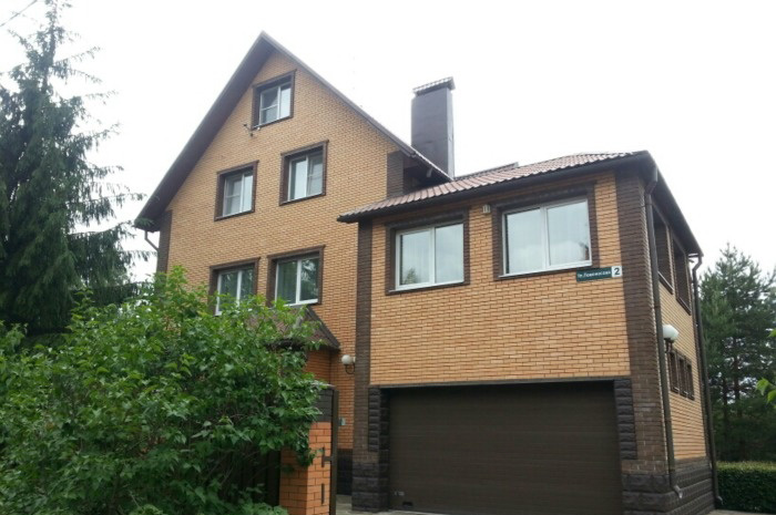 Коттедж 475 м² на участке 15 сот.